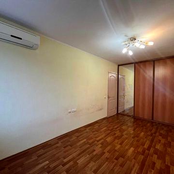 Продаж 2к квартири, Менделєєва 12. м. Звіринецька, Печерський р-н