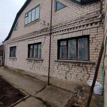 Продається частина 2х поверхового будинку у Фастові.