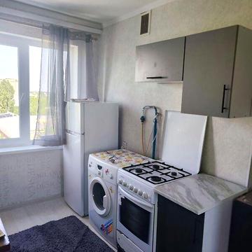 Довгострокова оренда 2к Квартира Космонавтів вулиця