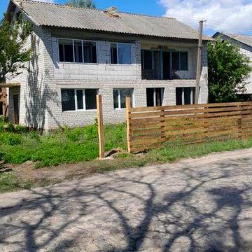 Продам будинок всі деталі за номером