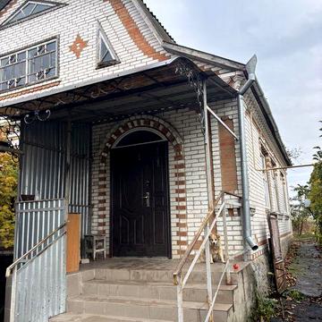 Будинки з земельною ділянкою