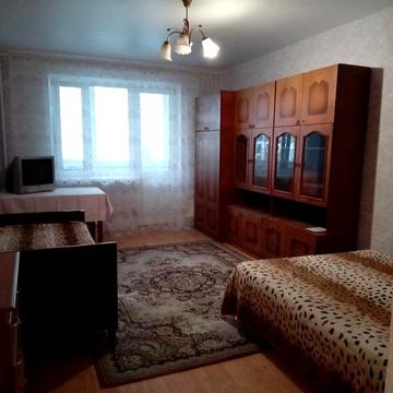 Своя. Метро Харківська