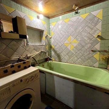 Просторий будинок з гаражем р-н Зелена