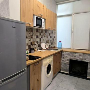 Оренда 1 кімнатної квартири- студії в Центрі