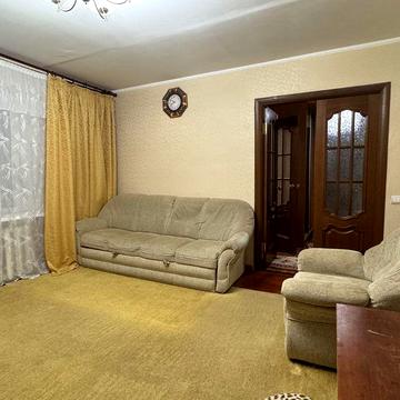 Продам 3-кімнатну квартиру з індивідуальним опаленням, р-н Сім Вітрів