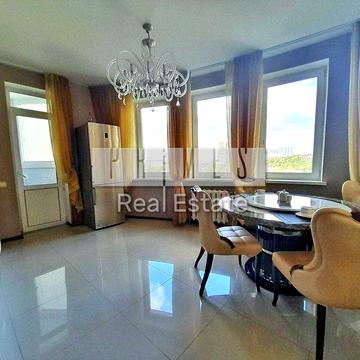 Продаж 3к квартири, вул. Саперна-Слобідська, 10, Деміївська