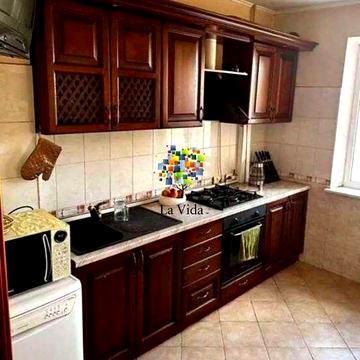 Продається простора 3-к квартира на мінському масиві вул.Бережанська