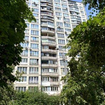 Миколи Руденка 18 А Борщагівка 3 к квартира  68 м2