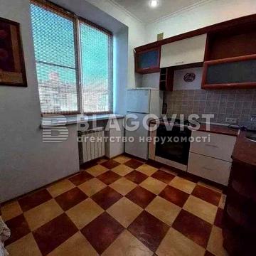 Продам квартиру Бойчука Кіквідзе 15а Сталінка Печерськ Дружби народів