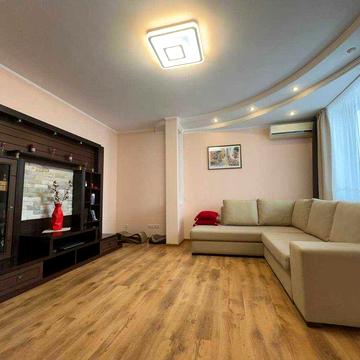 Простора 2-кімнатна квартира біля метро Осокорки — 5 хвилин пішки