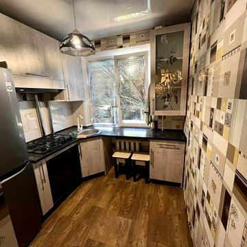 продам кавртиру в Кривом Роге  вул.Сергія Колачевського 43кв ЖК -