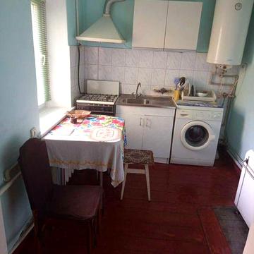 Частина  будинку з 2 кімнат поряд з курортом ( сертифікат )