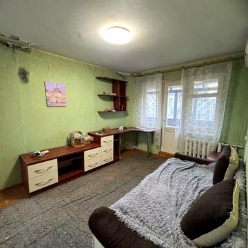Продається однокімнатна квартира на вул. Терешкової, 32.