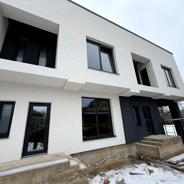 Таунхауси на Роші