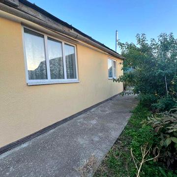 Продаж будинку поряд з вулицею Глибоцька.Тільки готівка.