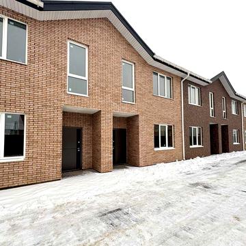 Таунхаус з керамоблоку. Є всі комунікації. Поруч ЛІС. Без комісії!