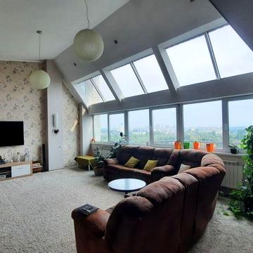 Продам дворівневу Квартиру по вул. М. Грушевського, 7