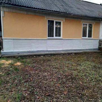 Продам квартиру в смт Берегомет(під магазин, або офіс)