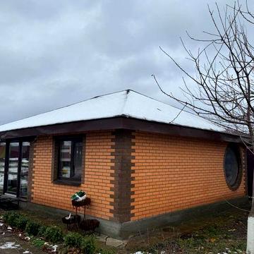 Довгострокова оренда котеджу