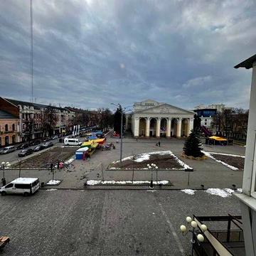 Центр міста театр Гоголя