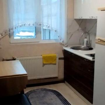 Власник здає 1 кімнатний будинок на Київськой