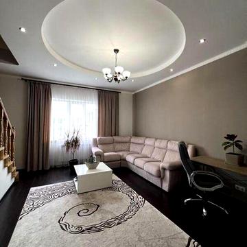 Продаж 3к Квартира Святомихайлівська вулиця