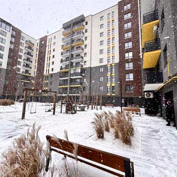 Двокімнатна квартира поруч ТЦ "Veles Mall" здана з комунікаціями