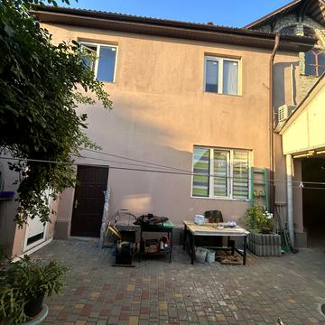 Івана Луценка вул., 23