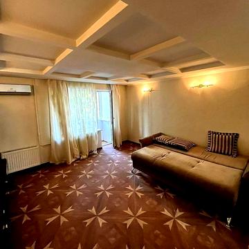 Жилянська вул., 76