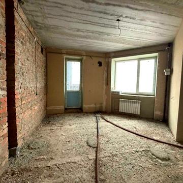 Простора однокімнатна квартира м-н Левада, 62 м2. Не кутова.