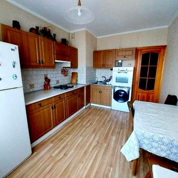 Сдаю 3-х кімнатну квартиру на Намиві (Озерна)