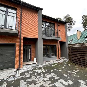 Стильний таунхаус в центрі міста