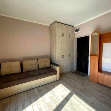 Продаж квартири-студії, вул. Сінна