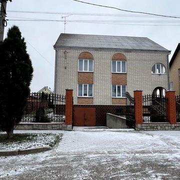 Будинок під Бізнес 468м2 з ділянкою 10сот Луцьк