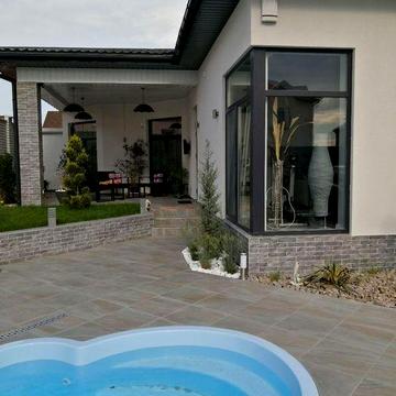 Аренда не большого дома в Совиньоне, сауна, бассейн