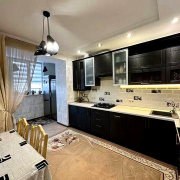 ПРОДАЖ 3-кімнатної квартири по вул. Чернишевського.