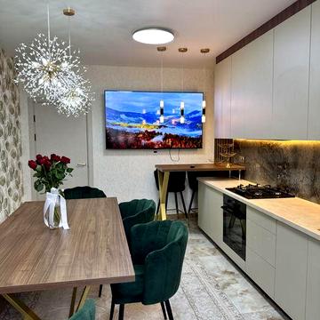 Продам простору 2кімнатну квартиру з видом на озеро