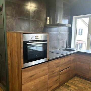 Одесса, у моря, 7я Пересыпская, квартира в новом доме на 2 эт.