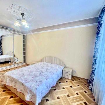 Оренда трьох кімнатної  квартири у новобудові