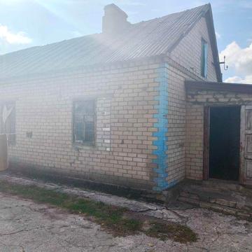 Продається затишний будинок у смт Кринички