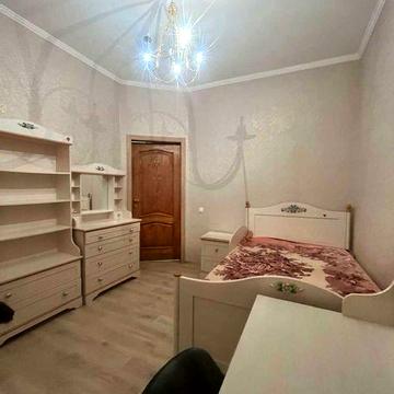 Довнар-Запольского перший поверх,газ!Метро поруч