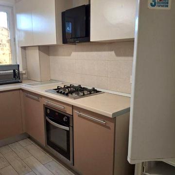 Сдаётся 2х ком-я квартира на ул. Небесной сотни 43