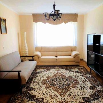 Здається в оренду трикімнатна квартира поруч із центром міста