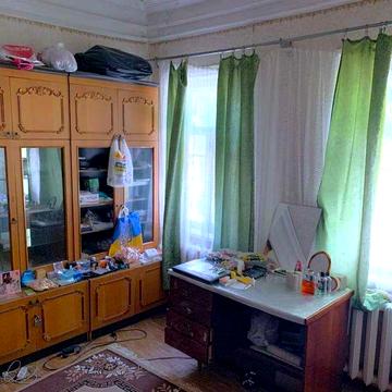 Центр. Майдан Незалежності. 3 Кімнатна Квартира з Гаражем у Дворі!