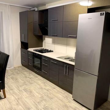 Оренда 1 кім. в новобудові в центрі, с ремонтом, меблі, техніка.