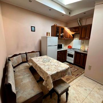 Івана Багряного вул., 53