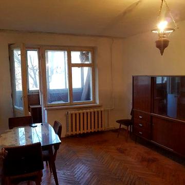 Однокомнатная, "гостинка" на Татарке. Рядом с м. Лукьяновская.