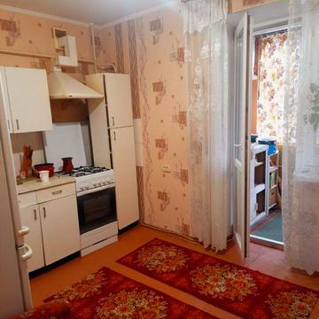 Сдаю 1 к/к р-н стад. Эвис , мебель, бойлер , стир, маш., кондиционер