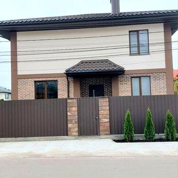 Продаж 2 пов. будинку 150 кв.м. з підвалом. Газ. 4,5 сотки. Метро Тер