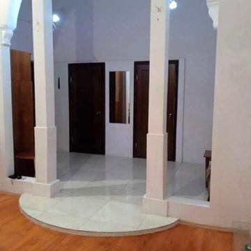 * Продаж 2-кімнатної стильної квартири з високими стелями